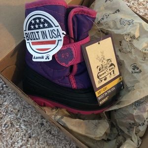 NIB toddler snow boots size 6